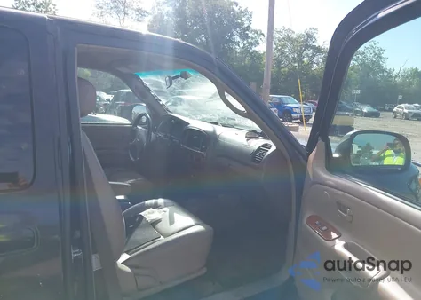 2002 Toyota Tundra Ltd V8 z USA, uszkodzony, nr VIN 5TBBT481X2S313554